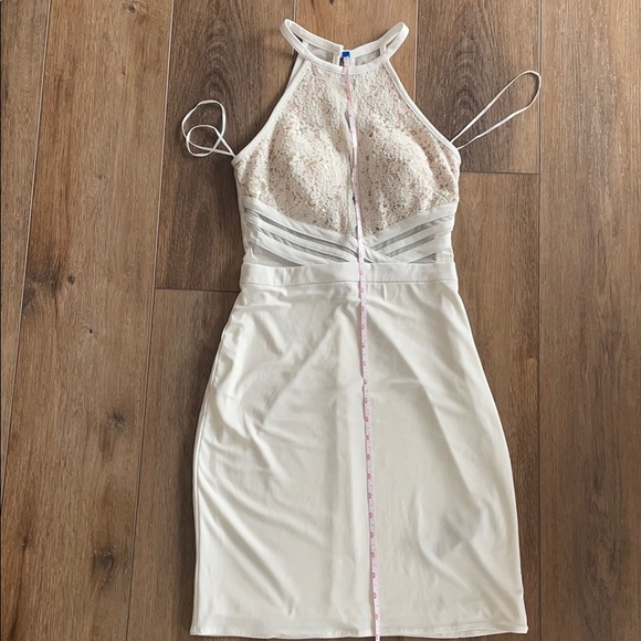 Form fitting midi dress - Picture 15 of 16